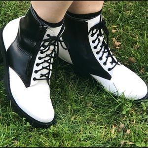 🍒🍒🍒Saddle booties hand painted🍒🍒🍒